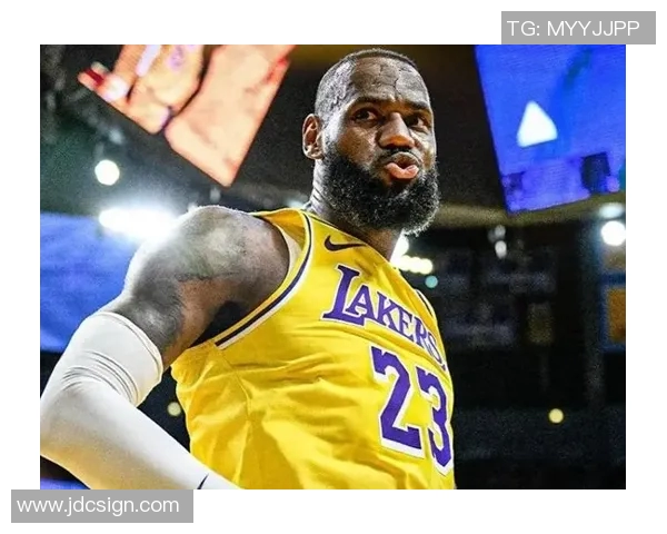 昔日王者詹姆斯状态下滑，何去何从？